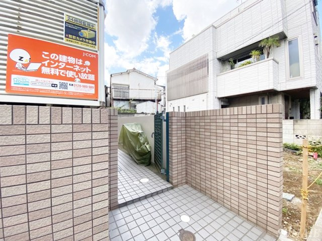 北区上十条３丁目の賃貸マンションのエントランス|敷地エントランスです☆