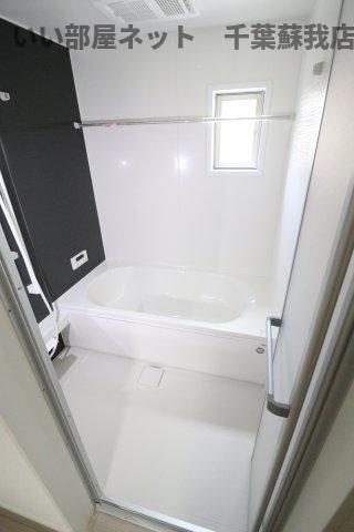 リナージュＬ　市原市若宮１丁目０１期　２号棟の浴室|落ち着いた空間のお風呂です
