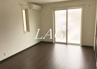 【居間・リビング】 | Ｃａｓａ　Ｆａｍｉｌｉｅｉ | 洋室のお部屋です。（同仕様です。）