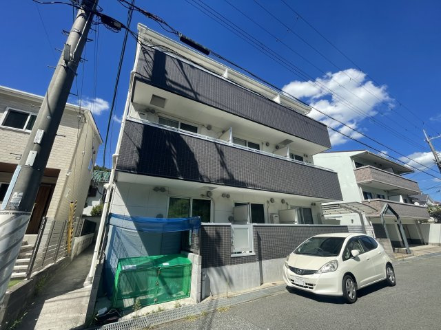 神戸市北区藤原台北町７丁目のアパートの外観