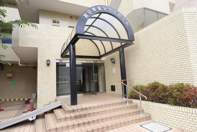 高田馬場シティハイツのエントランス