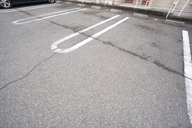 トエムフェルトＡの駐車場