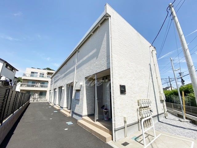 鎌倉市小袋谷のアパートの外観