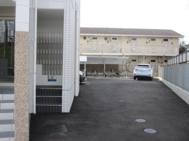 リベルティアの駐車場