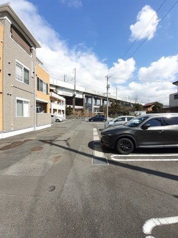 ファミールケイ　Ｆの駐車場