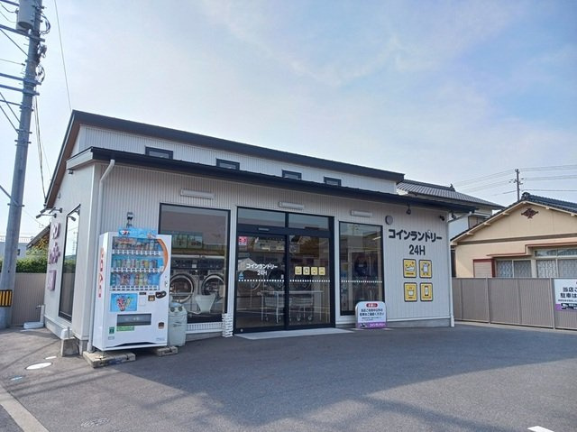 ファミールケイ　Ｆの周辺|コインランドリー花岡店まで1100m