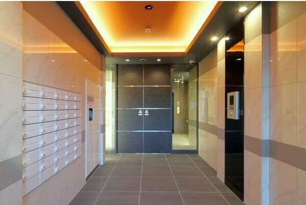 S-RESIDENCE堀田のエントランス