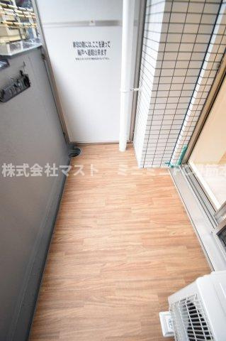 プレサンス堺筋本町センティスのバルコニー