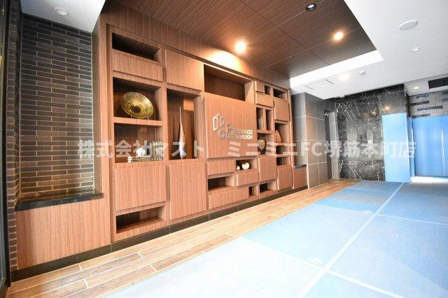 プレサンス堺筋本町センティスのロビー