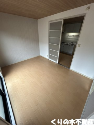 【居間・リビング】 | ヴィオラ片山 C棟 | 使いやすい居間です