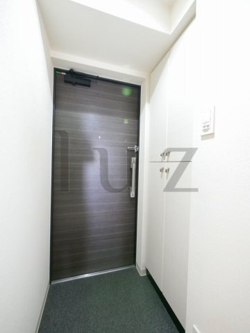 フェニックス新横濱クアトロの玄関