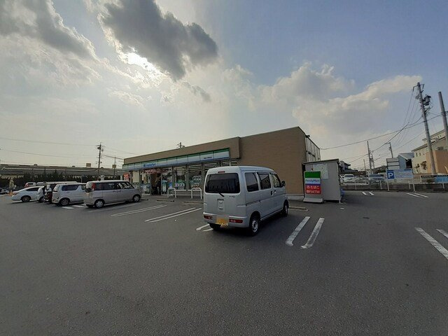 セレノードの周辺|ファミリーマート 岡崎大門駅前まで300m