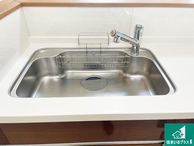 加古川市加古川町北在家　中古一戸建ての設備|広々としたシンクで食器洗いも楽々！