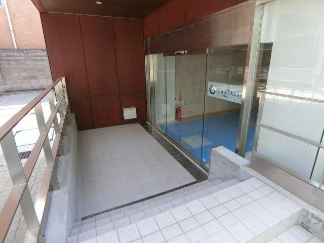 カスタリア武蔵小杉のエントランス