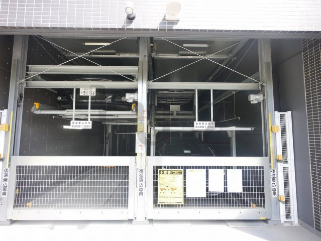 リルシアグランデ横濱吉野町の駐車場