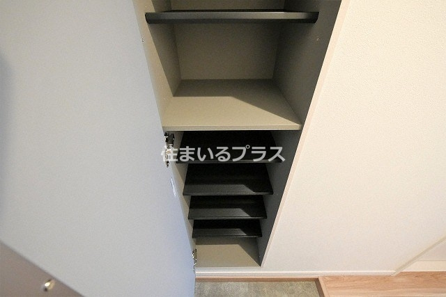 ＡＬＥＧＲＩＡ鶴見区今津の収納