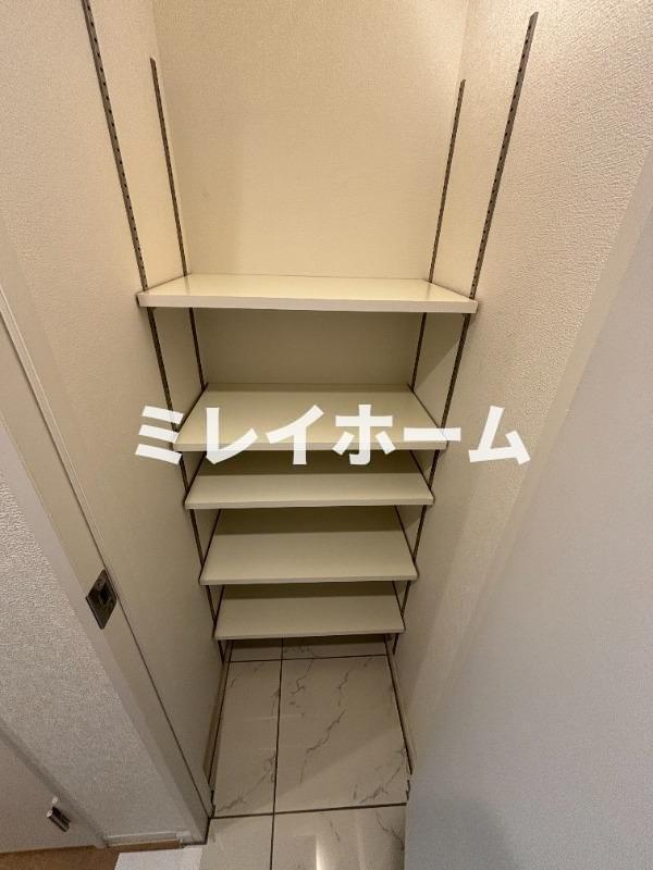 ルネサンスコート大森町の玄関|同建物内、別のお部屋の参考写真になります。