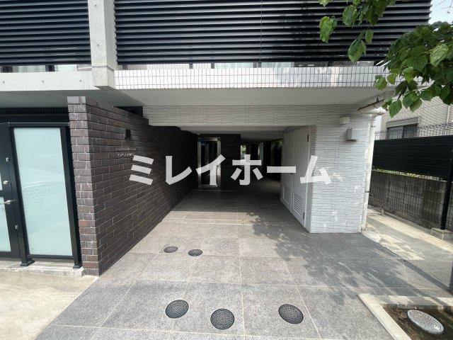 ルネサンスコート大森町のエントランス