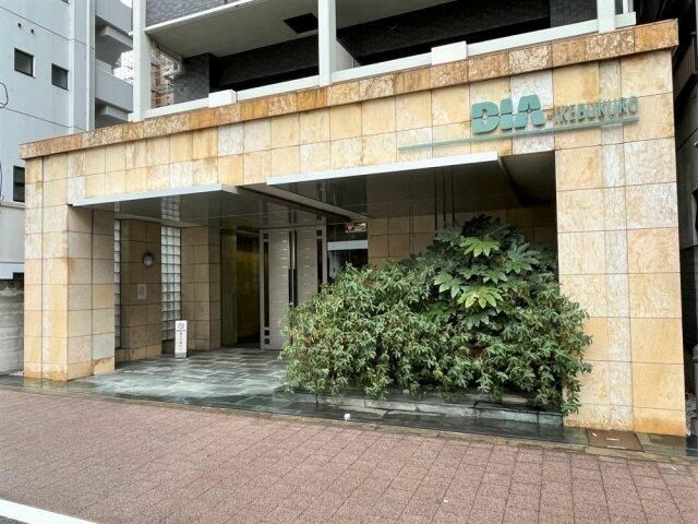 ダイアパレス池袋のエントランス