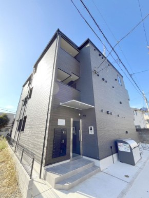 清瀬市元町１丁目のアパートのエントランス
