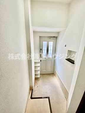 豊南町東３丁目テラスハウスの玄関