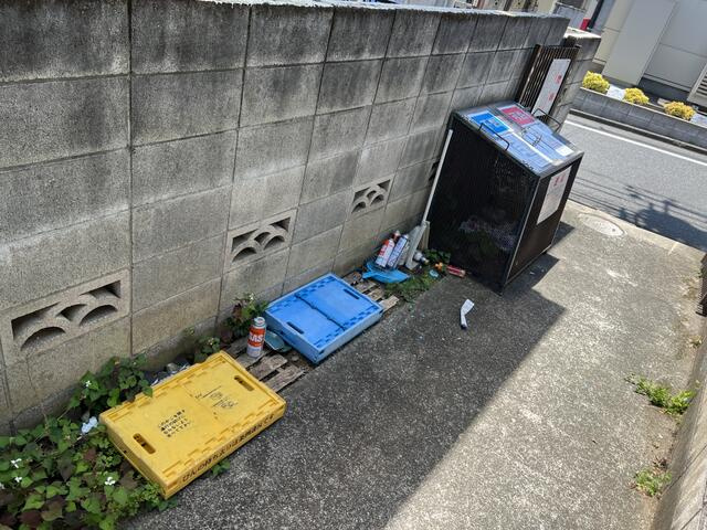 敷地内ゴミ捨て場