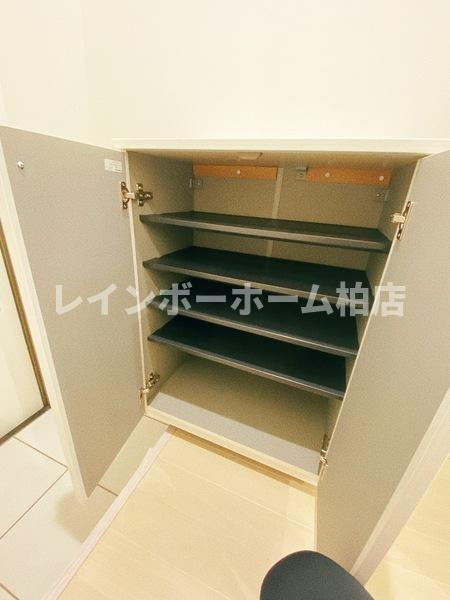 特典：仲介手数料が無料です!!の玄関|シンプルで使いやすい玄関です
