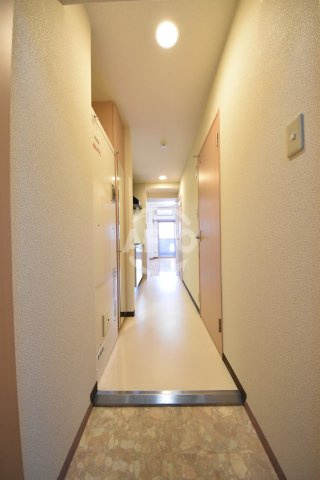 トゥールロワイエ北梅田の玄関|トゥールロワイエ北梅田　玄関