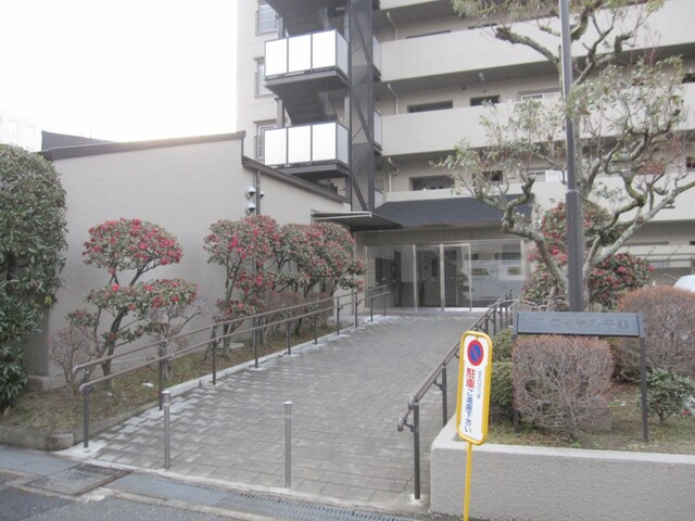 OTCロイヤル千里のエントランス|毎日通るエントランスはこのようになっています