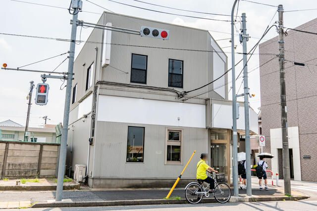 松戸市上本郷の店舗事務所の外観