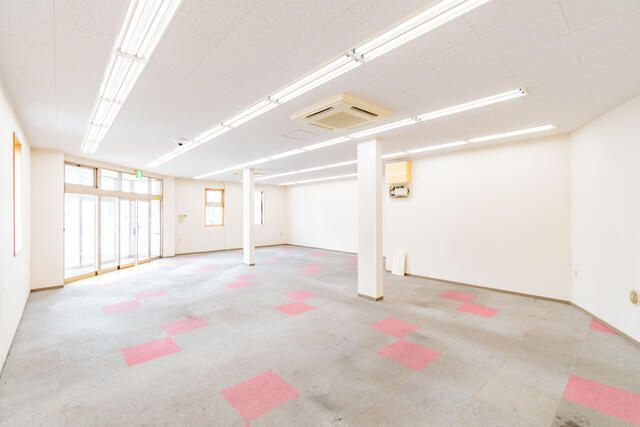 松戸市上本郷の店舗事務所の内装