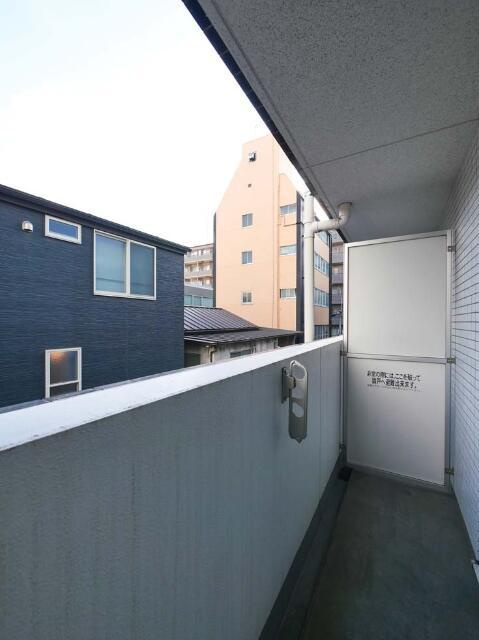 ＰＲＥＭＩＵＭ　ＣＵＢＥ　飯田橋＃ｍｏのバルコニー|開放的で明るい空間を演出してくれるバルコニーです