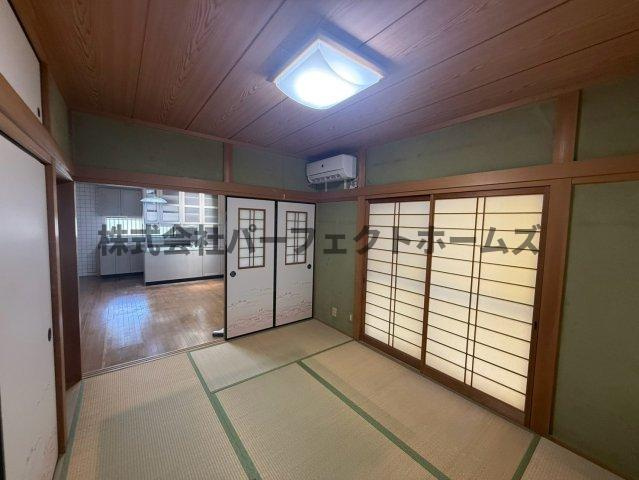 藤が尾3丁目戸建　賃貸の和室|明るい和室です