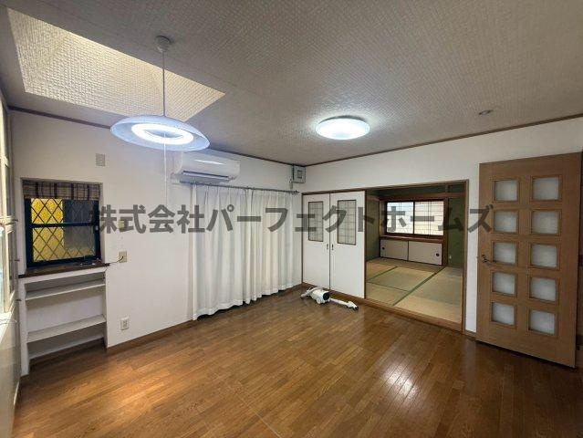 藤が尾3丁目戸建　賃貸の居間・リビング|リビングです