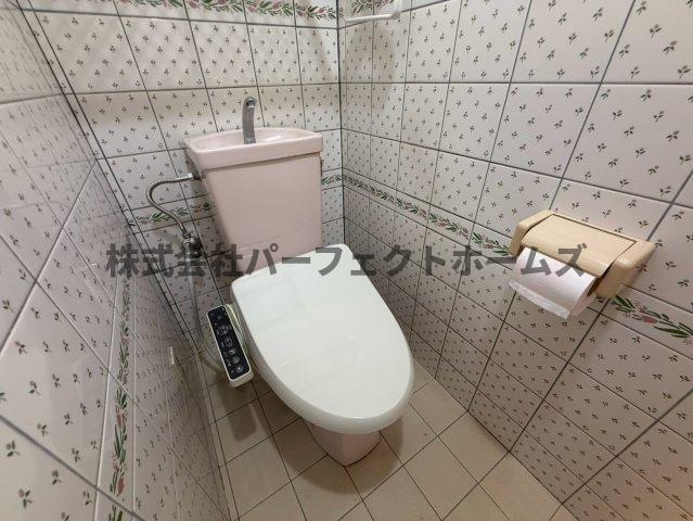 藤が尾3丁目戸建　賃貸のトイレ|コンパクトで使いやすいトイレです