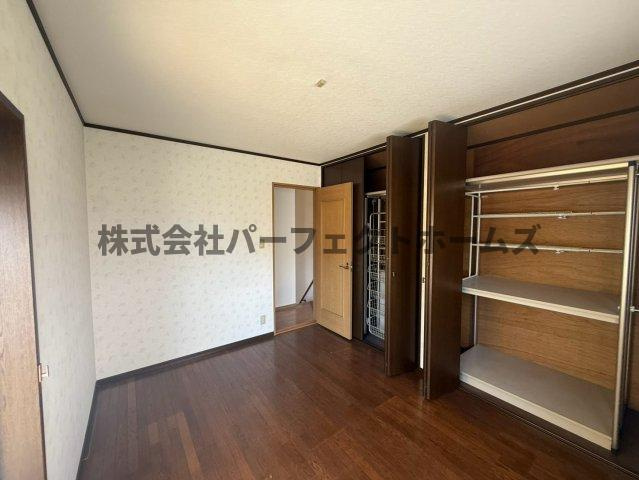 藤が尾3丁目戸建　賃貸の洋室|明るい洋室です