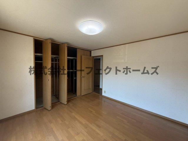 藤が尾3丁目戸建　賃貸の洋室|明るい洋室です