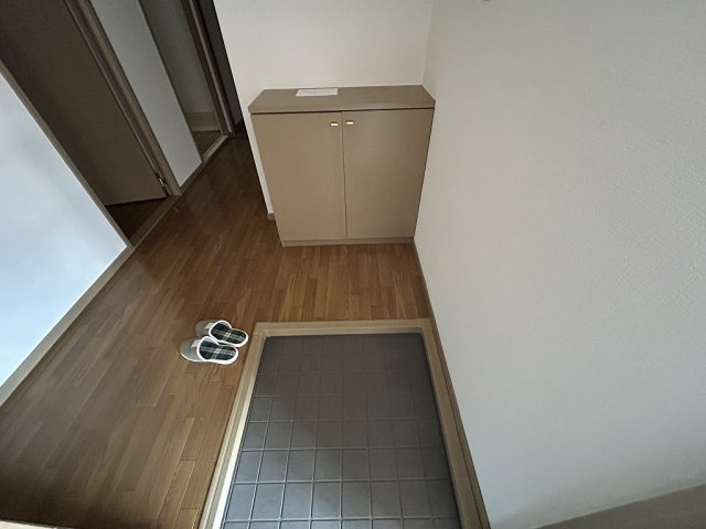 コーポシスルの玄関