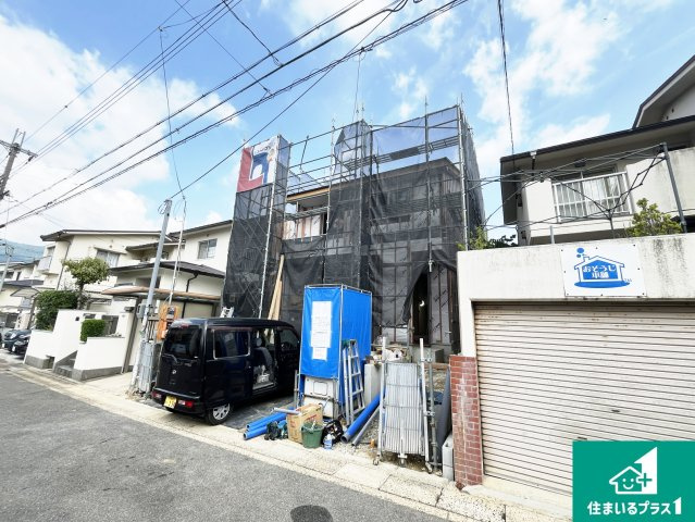 京都市西京区大原野西境谷町　第1期　新築一戸建ての外観|周辺は落ち着いた街並みの住宅地！子育てがしやすい住環境です！まだ未完成ですが、現地でしかわからない事もございます。是非一度ご覧ください。
