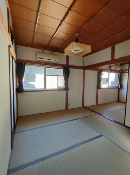 「部屋数豊富」高知市高須3丁目　中古一戸建ての和室|木の温もりを感じる寛ぎの和風空間。