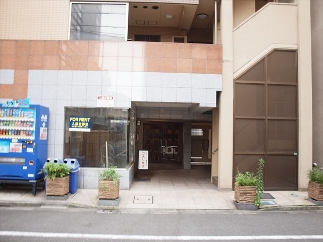 メインステージ東神田Ⅱのエントランス