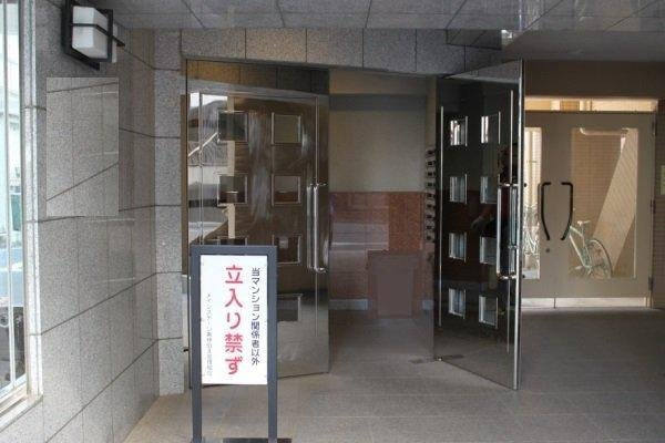 メインステージ東神田Ⅱのエントランス