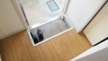 ハス　ニューハウンの玄関|下駄箱付きです。