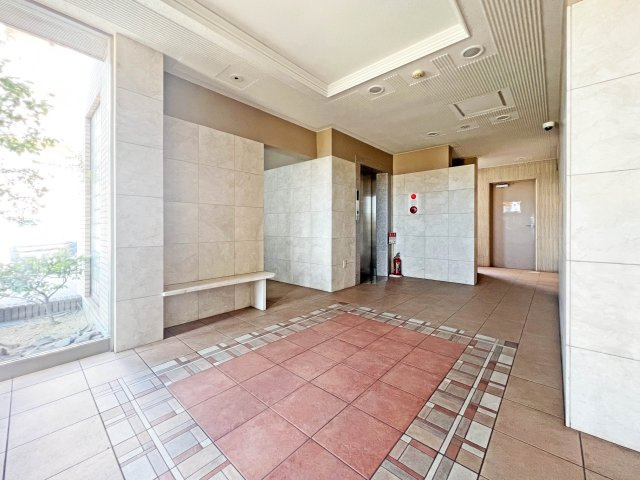 サプリーム大田川のロビー