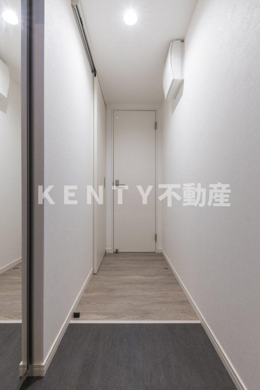 【玄関】 | robot home 六郷土手 | 収納もある玄関です