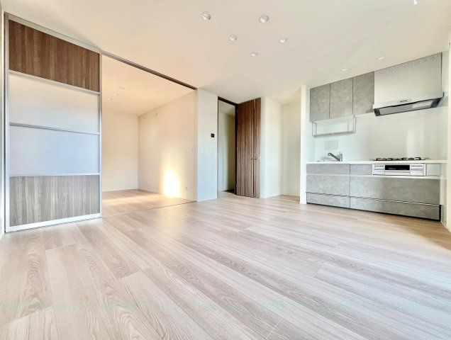 セレスティア藤江町の居間・リビング