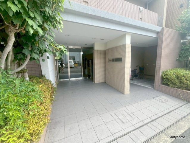 豊里セレニテ　仲介手数料無料のエントランス
