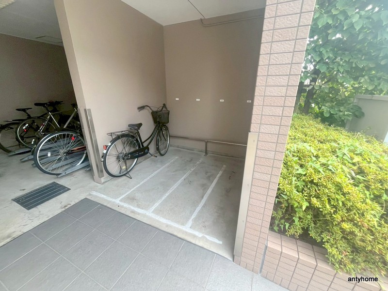 豊里セレニテ　仲介手数料無料の駐車場