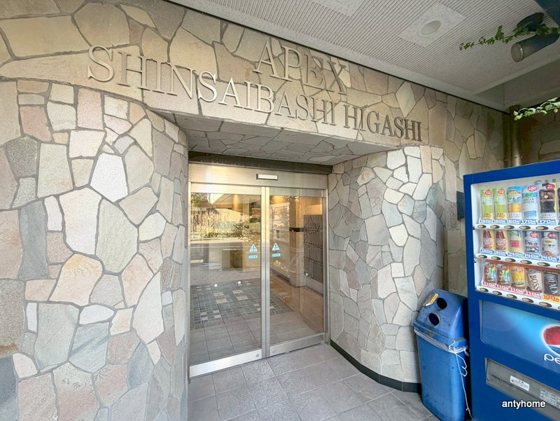 エイペックス心斎橋東のエントランス