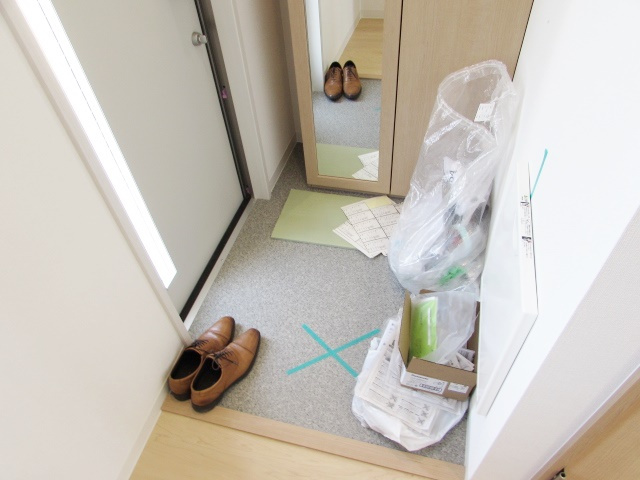 エール逆瀬川の玄関